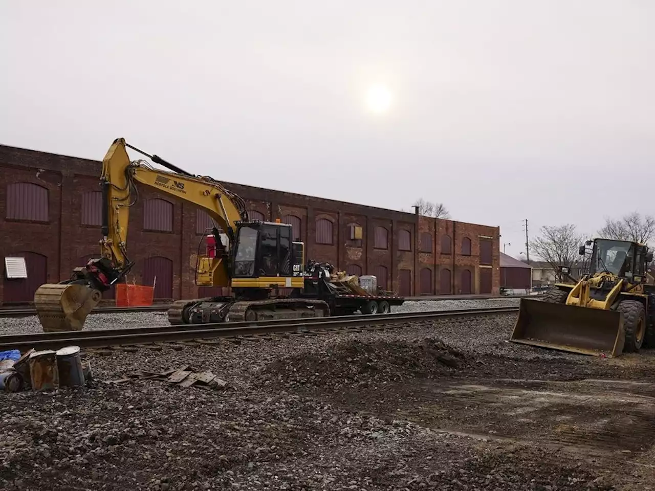 Toxic train derailment in Ohio kills 3,500 fish and the odour won't go away