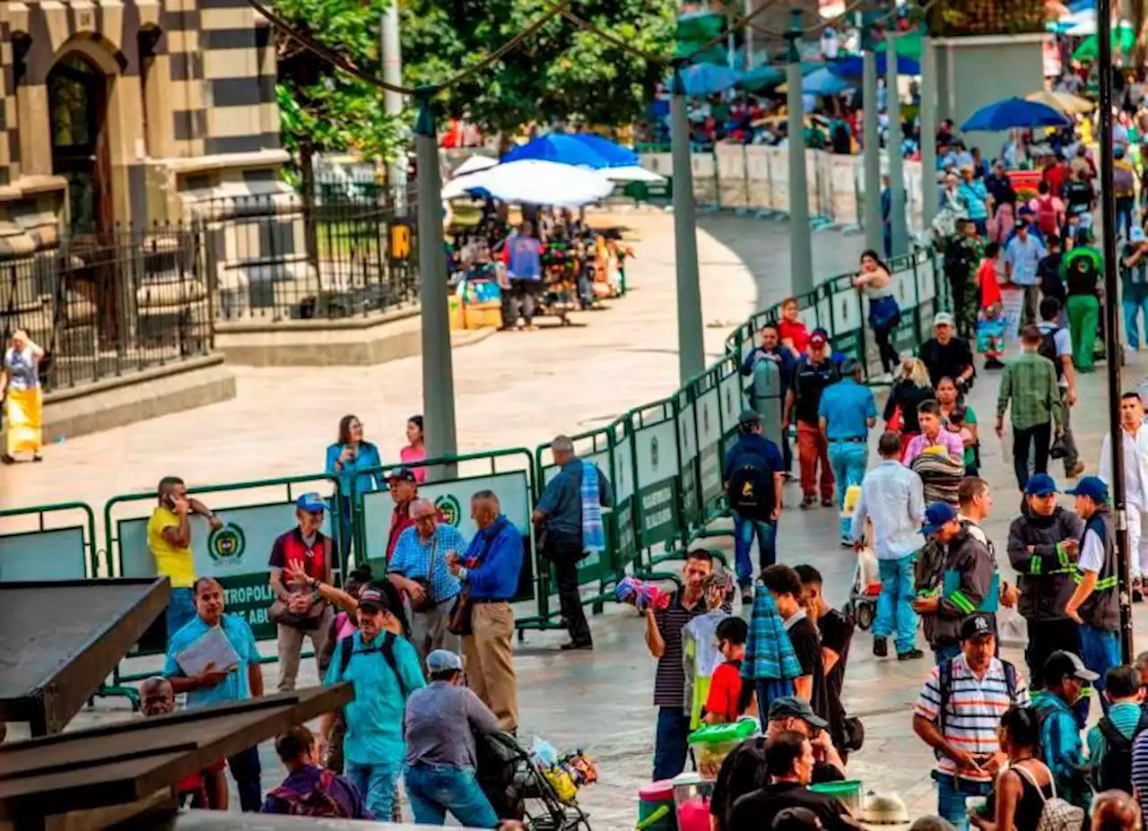 Maestro Fernando Botero cuestiona cierre de su plaza en Medellín: “que la ciudad transite libremente, así debe estar”