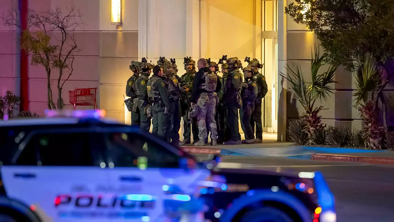 El Paso mall shooting: Off-duty police officer took down suspect within minutes, chief said