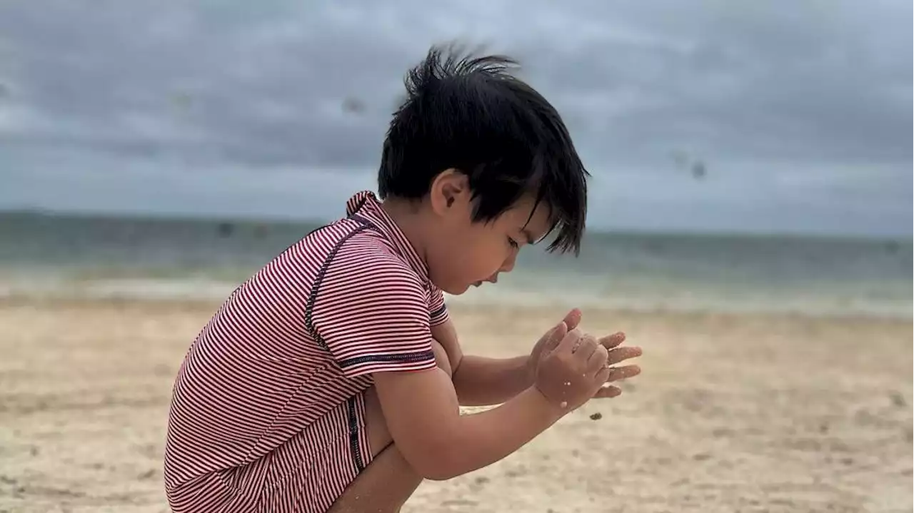 Dingdong Dantes spends time with son Sixto at the beach, reflects on 'the simple joys in life'