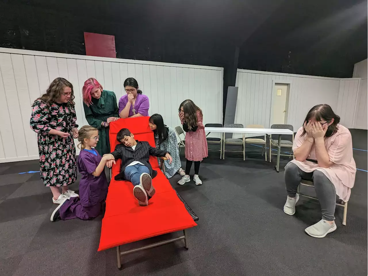 Pearland youth theater group presents murder mystery, dinner