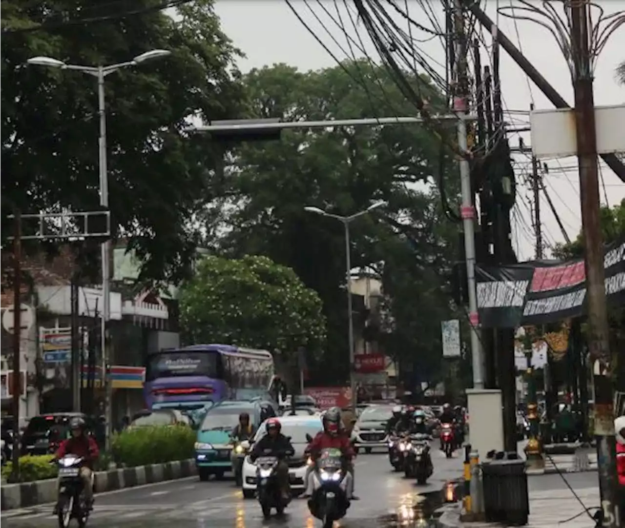 Jurus Pemkot Malang Atasi Kabel Semrawut