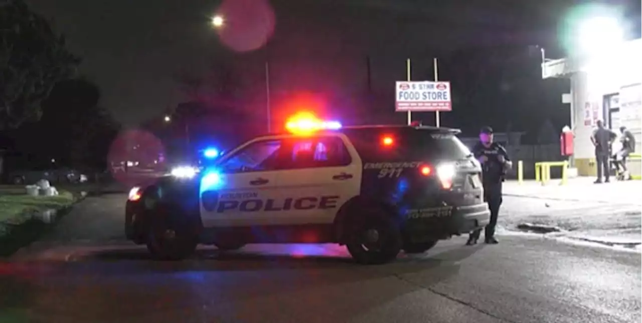 Man in critical condition after being shot during carjacking in SE Houston, police say