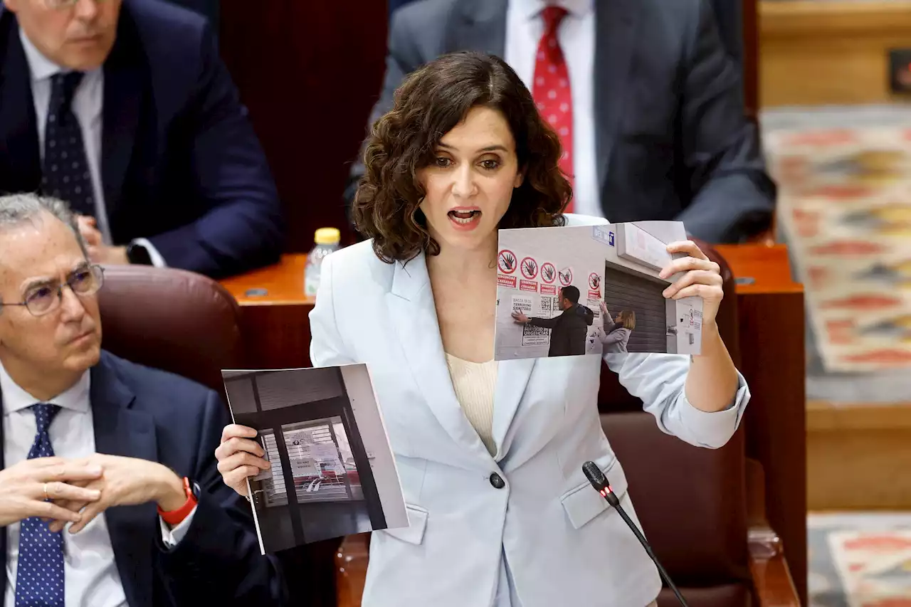 'Esto es asqueroso': lo que dice Ayuso sobre los carteles en favor de la sanidad pública en centros de atención primaria de Madrid