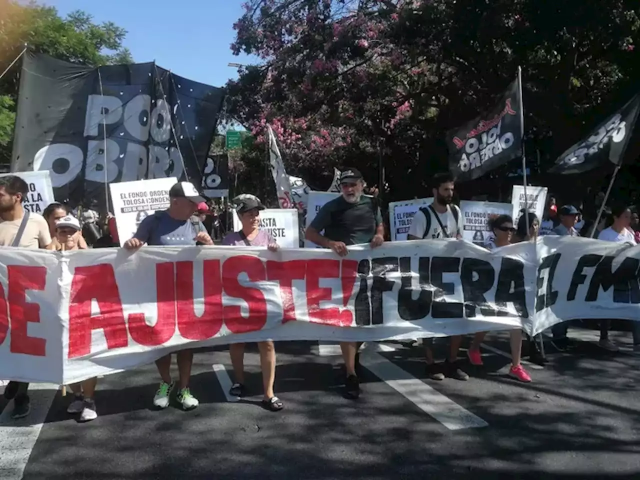 Miércoles de conflicto: comenzaron los cortes de los piqueteros que acamparán en la 9 de Julio