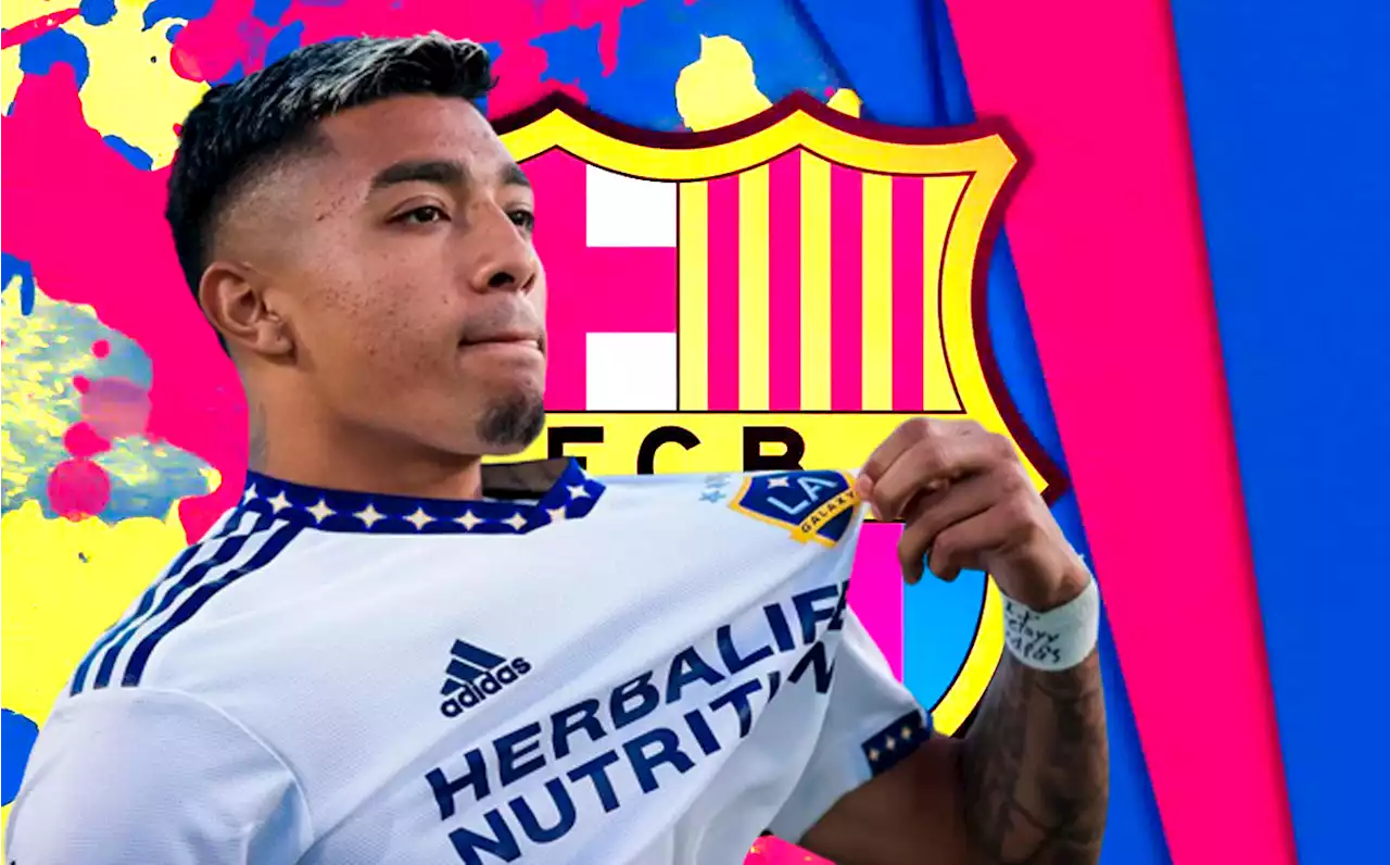 Julián Araujo llegó a Barcelona para firmar con el equipo hasta 2026