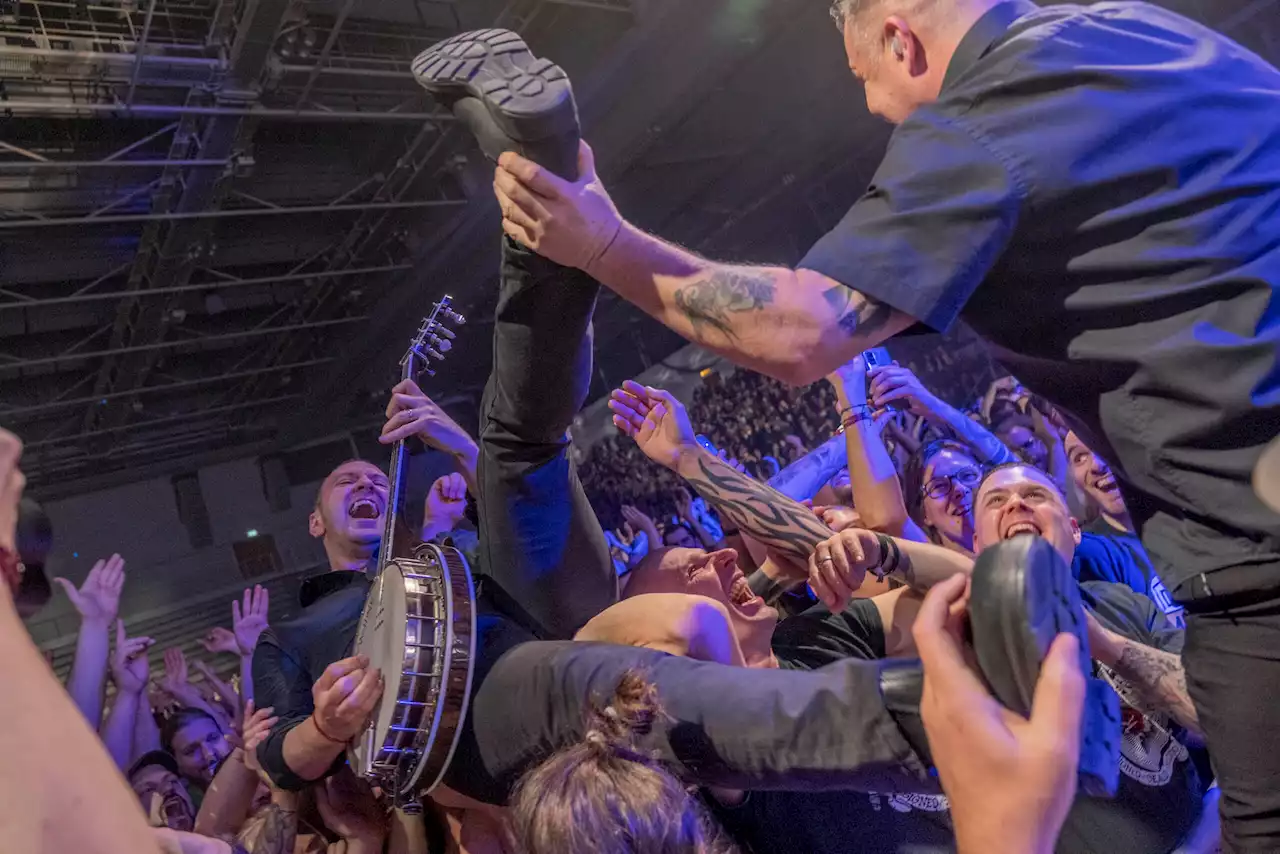 Dropkick Murphys in der Sporthalle: „The boys are back and they‘re lookin‘ for trouble …“