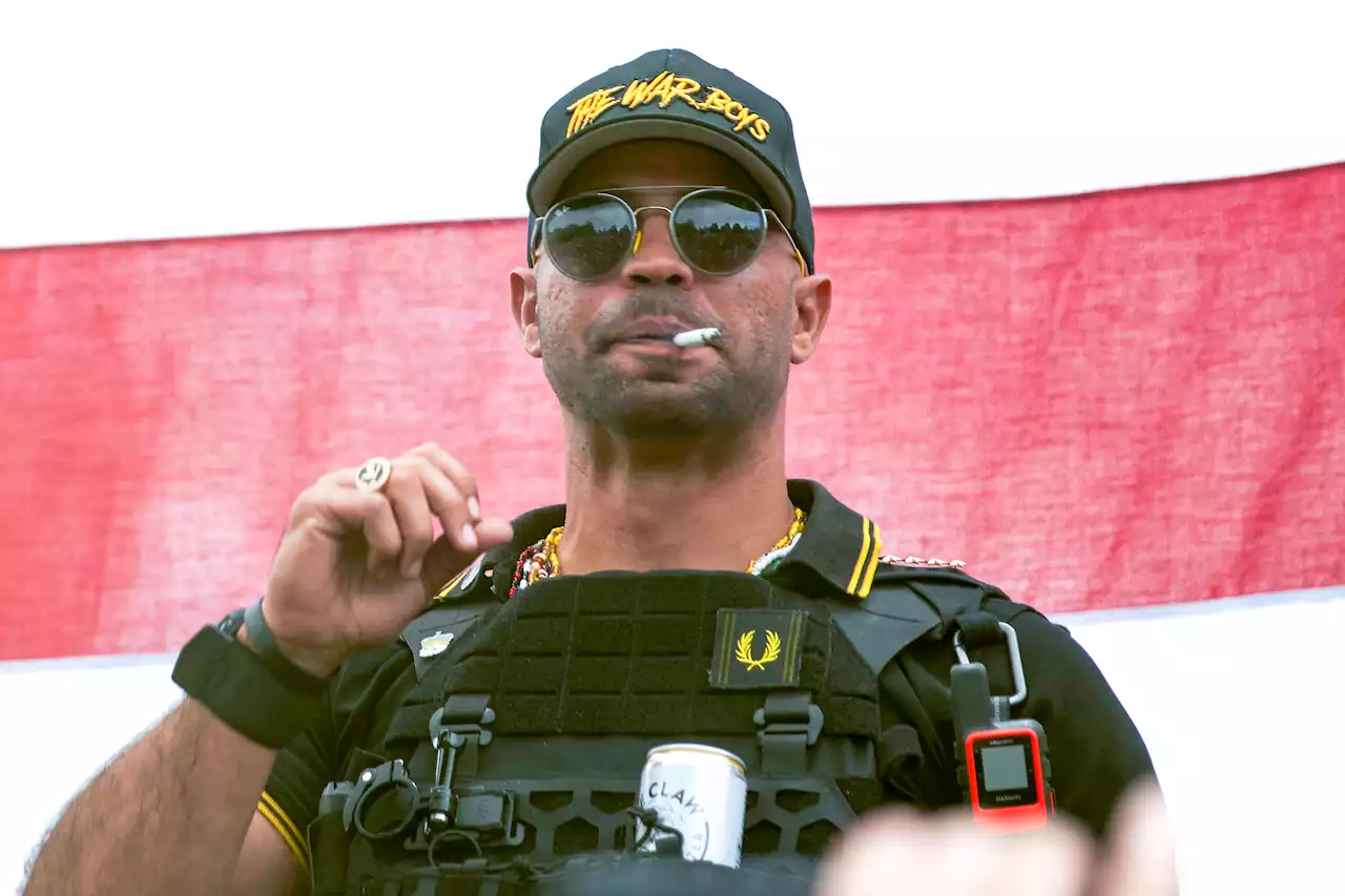 DC Officer Fed Internal Info to Proud Boys Leader Ahead of Jan. 6, Messages Show