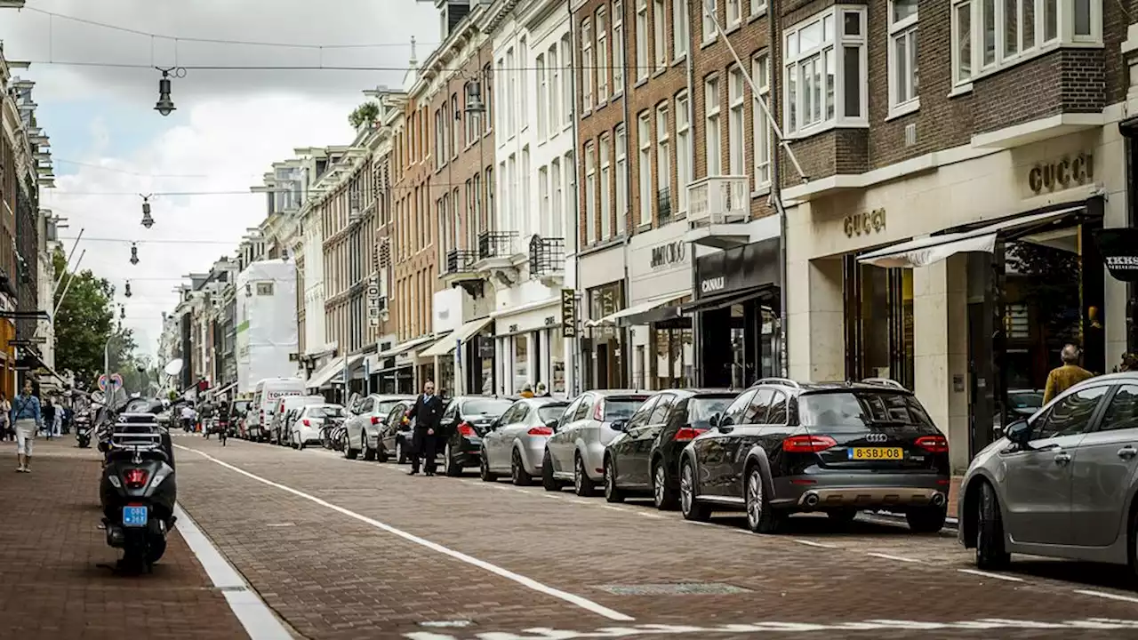 Man beroofd van duur horloge op P.C. Hooftstraat in Amsterdam