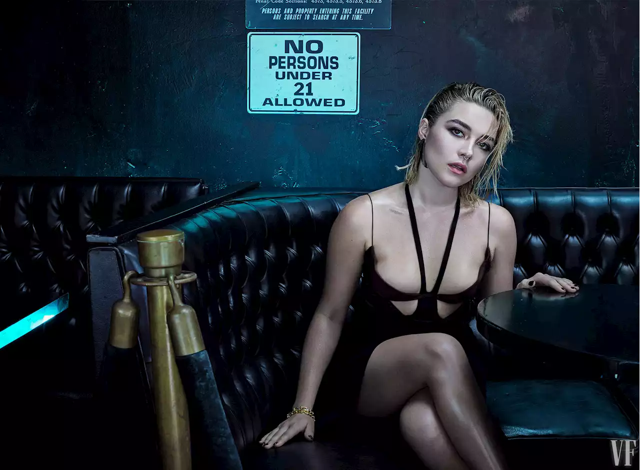 Florence Pugh shows off her impressive contortionist skills in video