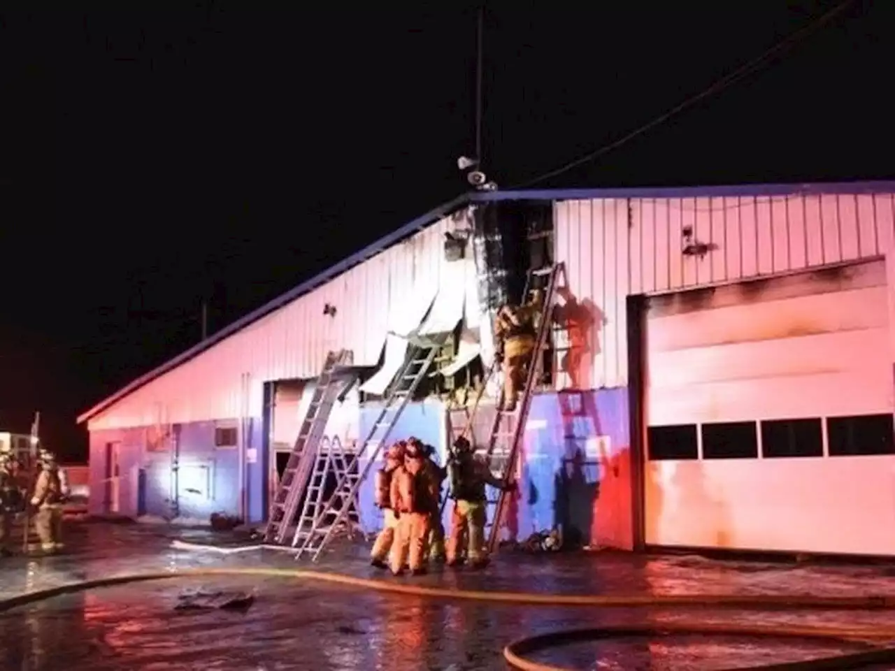 No injuries in two-alarm barn fire at Rideau Carleton Raceway Casino