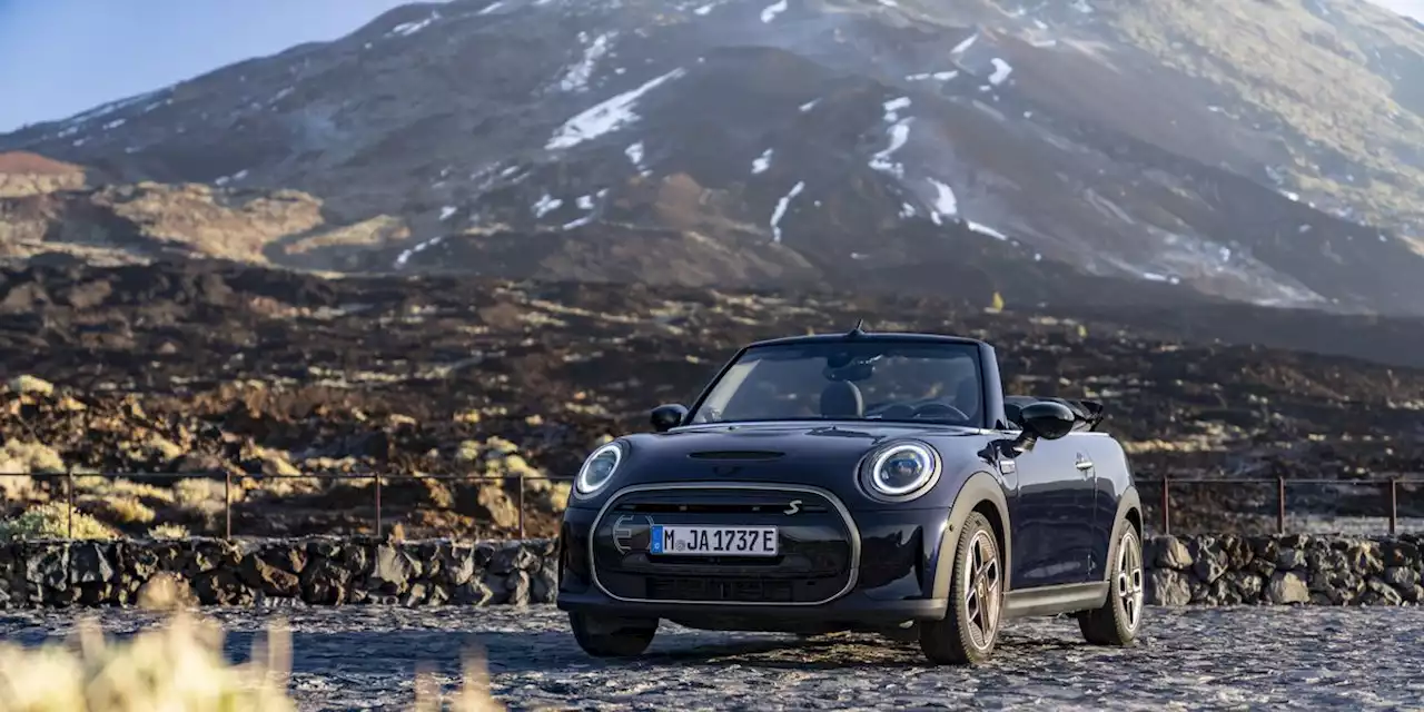 The Mini Cooper SE Convertible Is Now a Reality