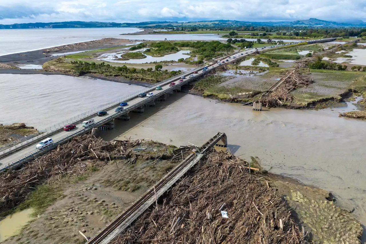 Cyclone Gabrielle death toll rises to five as New Zealand recovery starts