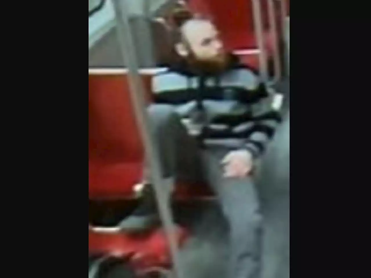 Suspect sought after man stabbed in face with broken bottle on TTC