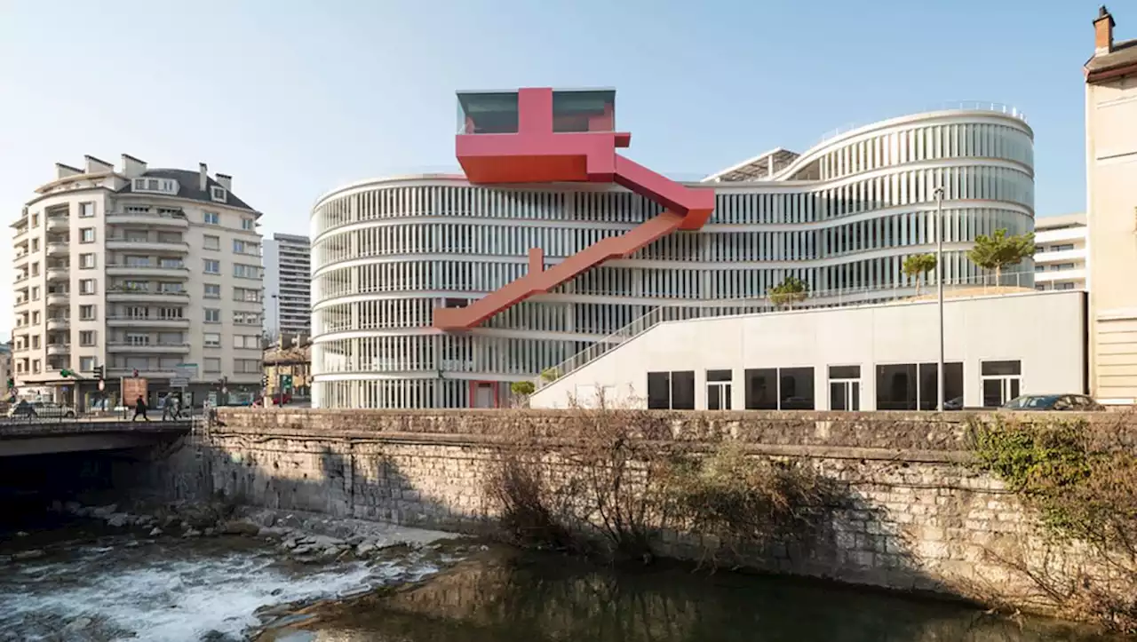 Q-Park Ravet is a parking garage and viewing platform that celebrates urban heritage