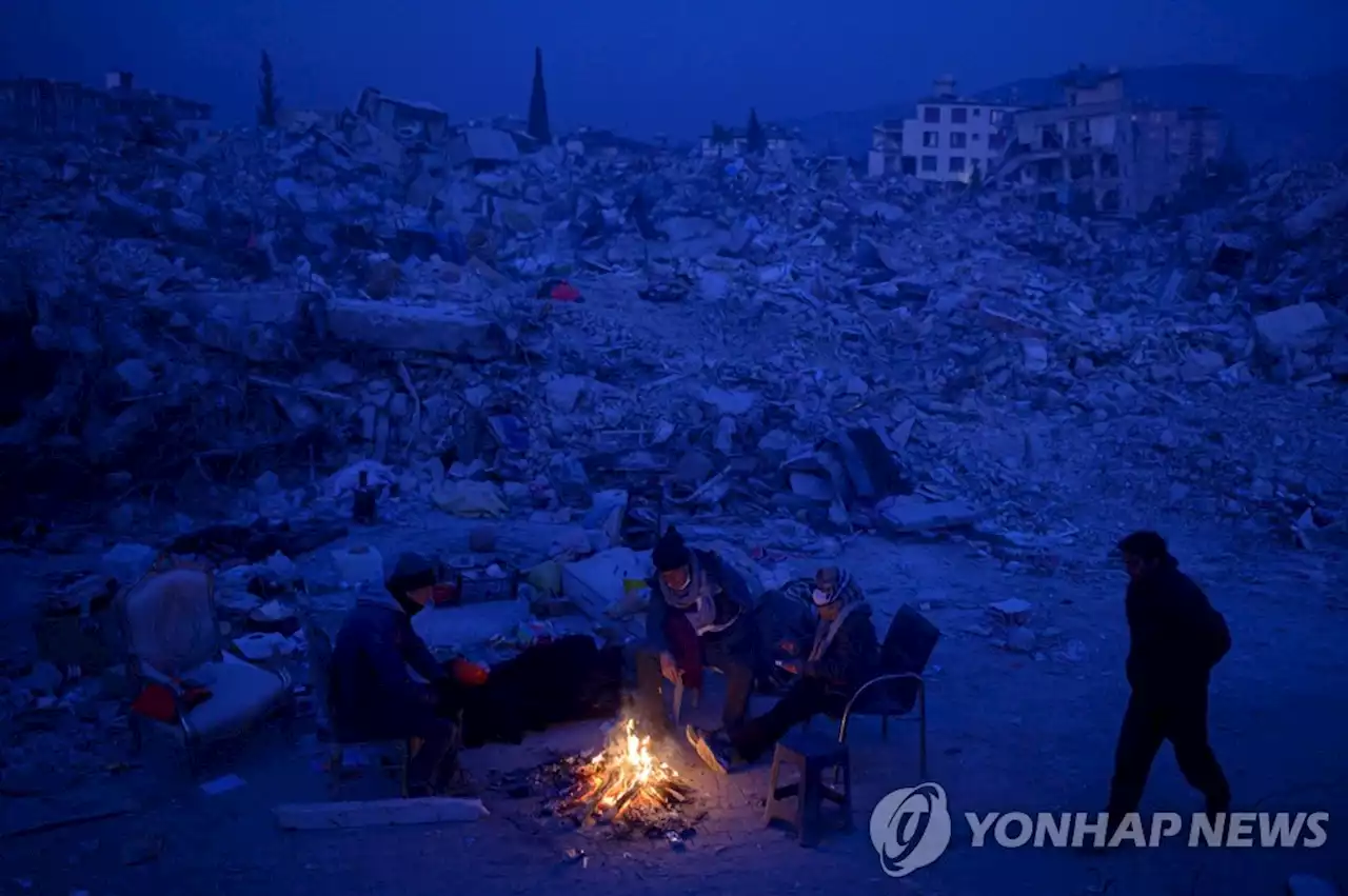 지진 사망자 4만1천명 넘겼지만…228시간 만의 구조 '기적'도 | 연합뉴스