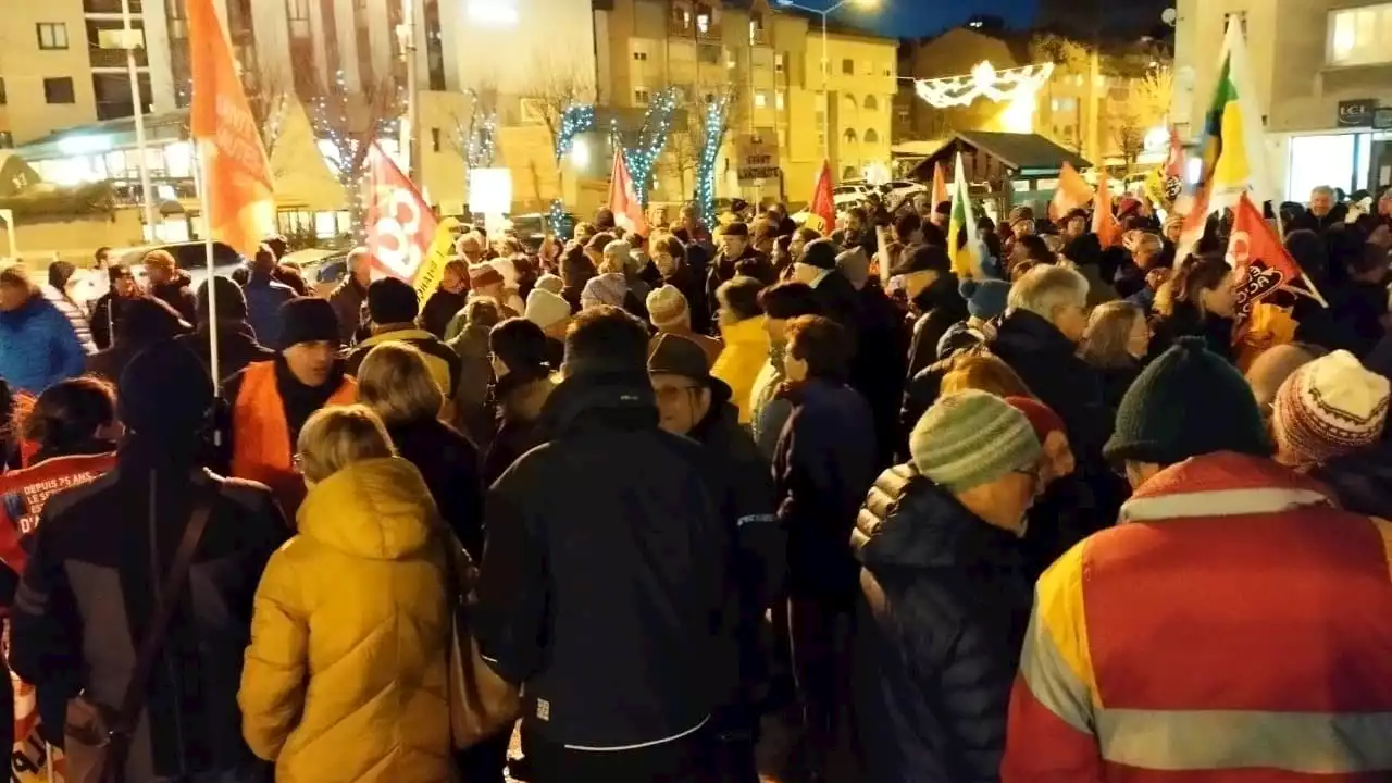 Briançon: 300 personnes réunies contre la réforme des retraites ce jeudi soir