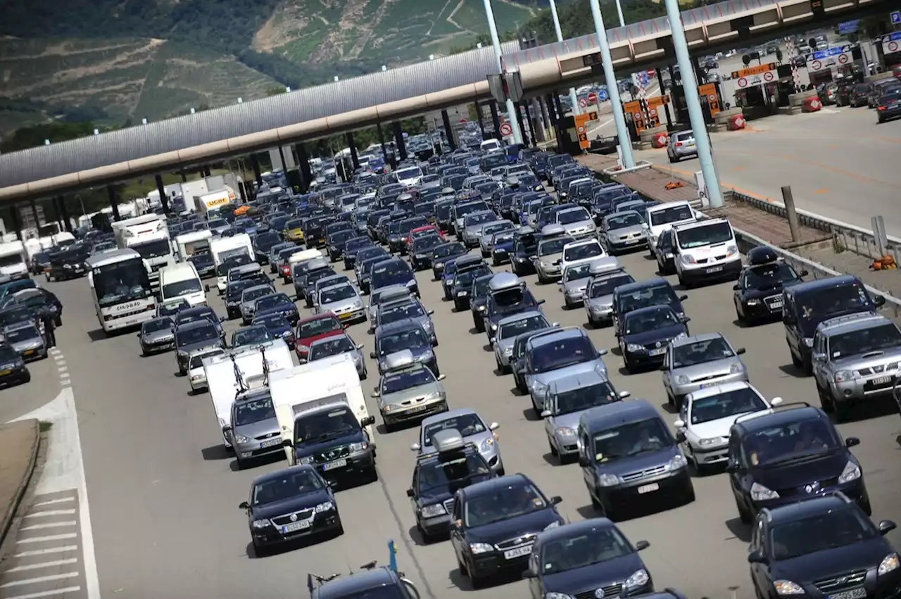 Prévisions de trafic : voici à quoi s'attendre pour ce week-end de chassé-croisé