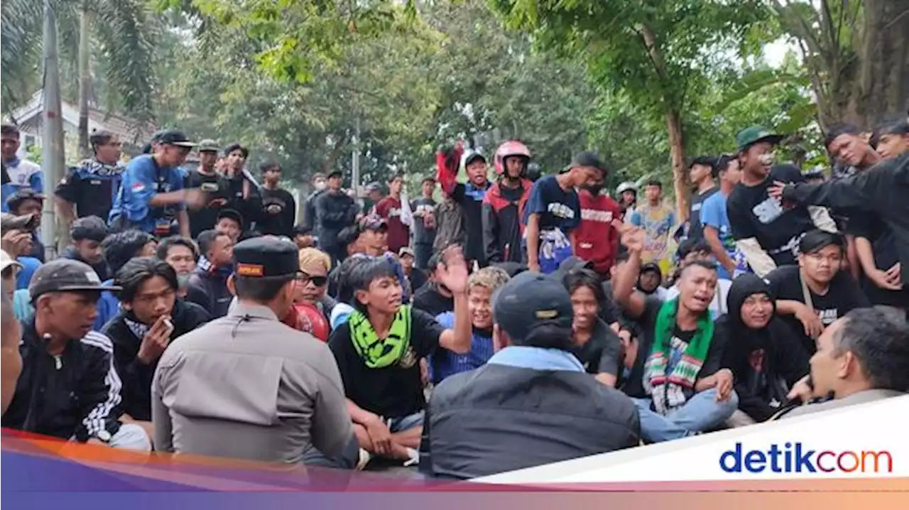 Bentrok di Stadion Jatidiri Semarang Reda, Suporter-Polisi Nongkrong Bareng