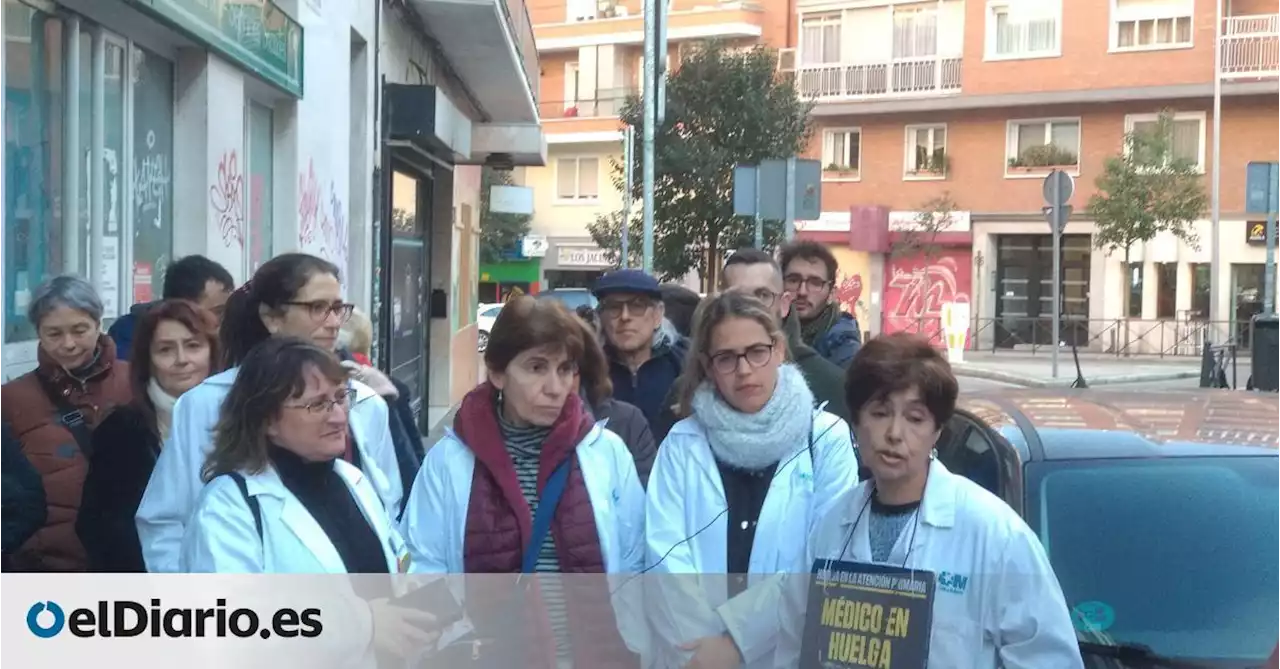 La red de centros de salud 'rebeldes' multiplica sus protestas en Madrid ante el éxito de la marcha por la sanidad