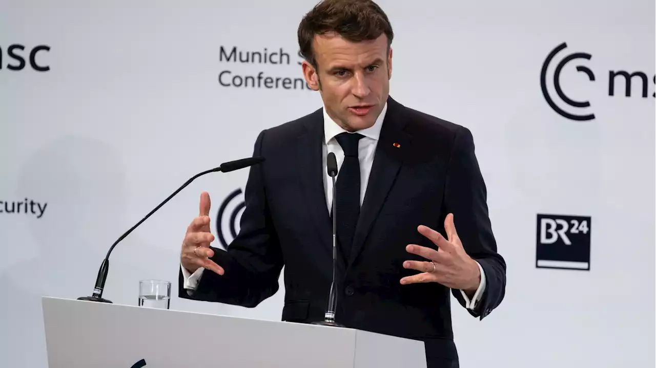 Guerre en Ukraine : 'Aujourd'hui, l'heure n'est pas au dialogue', lance Emmanuel Macron