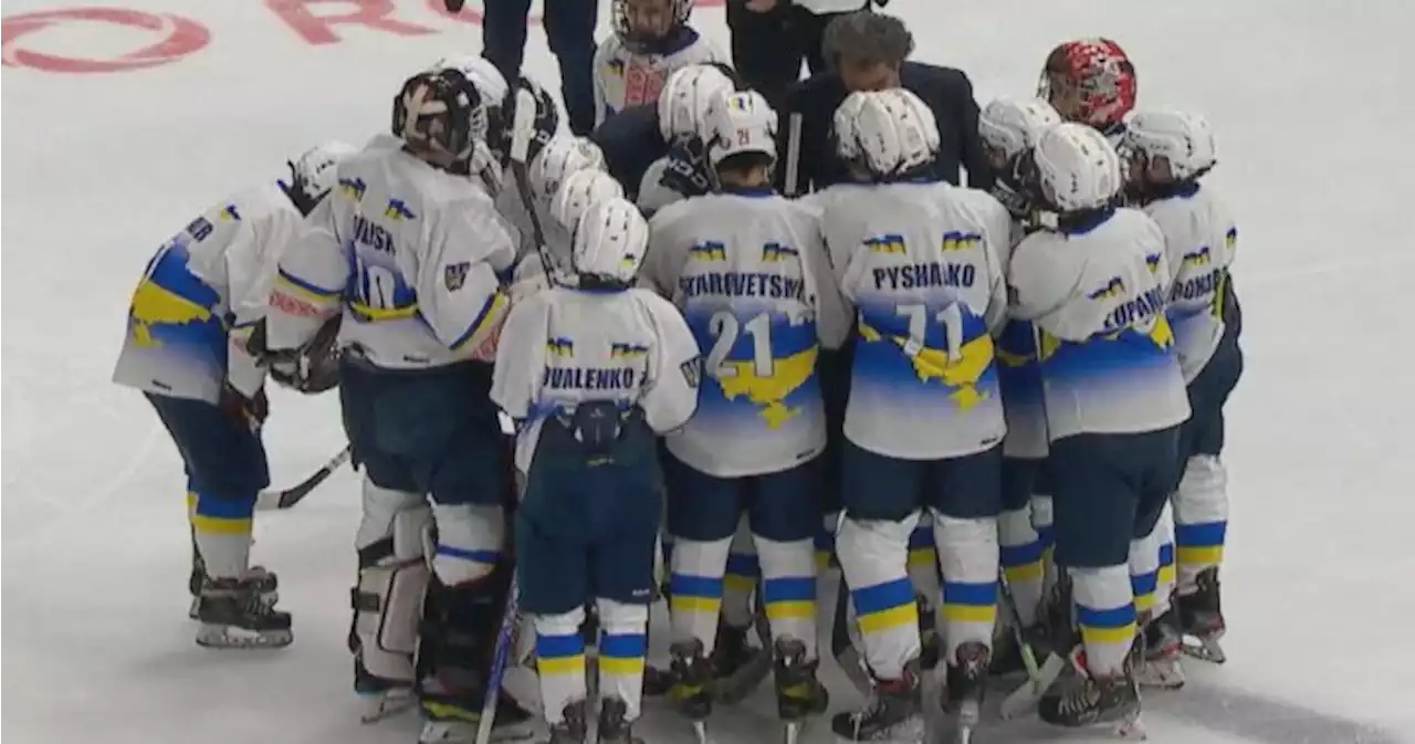 Ukrainian peewee hockey team loses tournament but wins hearts - Montreal | Globalnews.ca