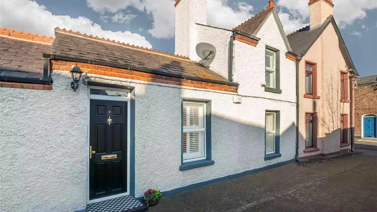 This charming period home in Dublin’s Irishtown is on the market for €400,000 | IMAGE.ie