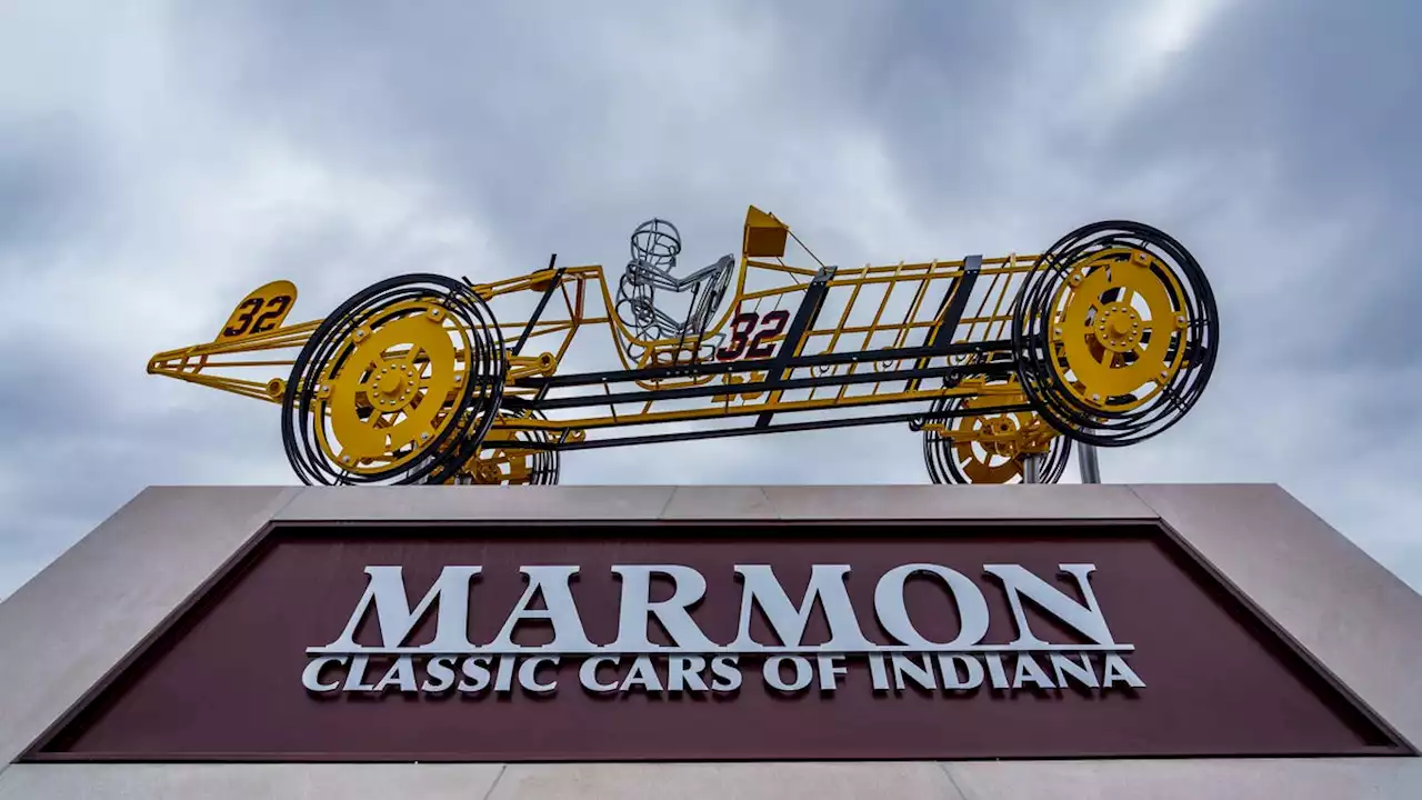 1911 Indy 500 winning car Marmon Wasp lands at Carmel roundabout