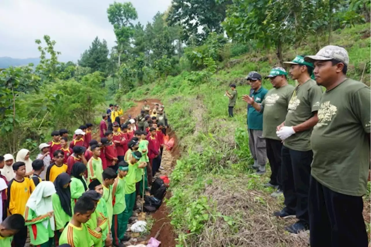 Launching Program Hutan Wakaf YPM 1,6 Hektare dan Penanaman 540 Pohon