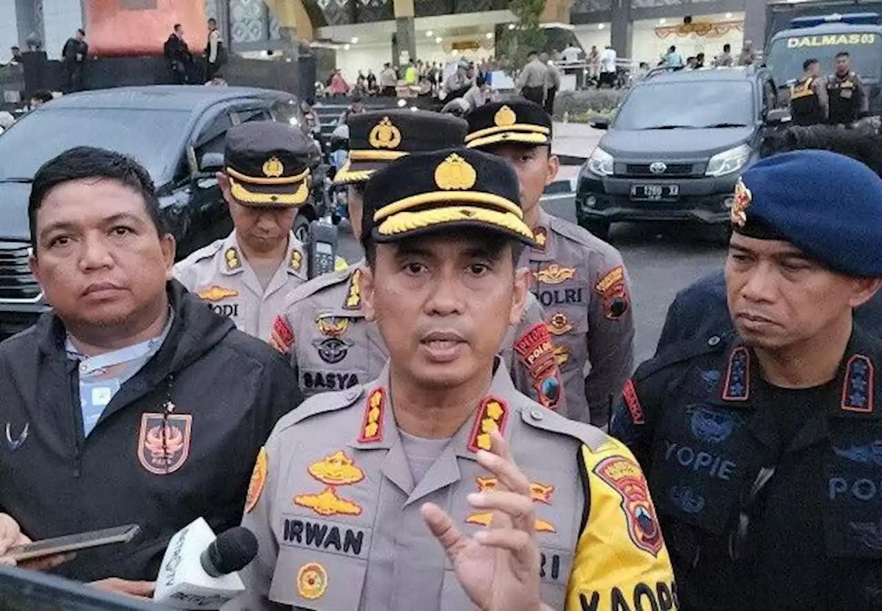 Polisi Tembakkan Gas Air Mata Bubarkan Pendukung PSIS