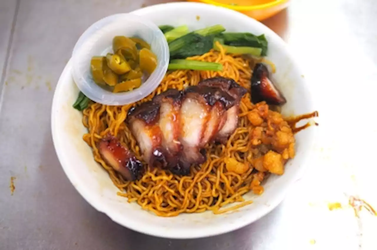 Worth the drive: Springy 'wantan mee' with 'char siu' at Setapak's Restoran Shuang Ling [Video]