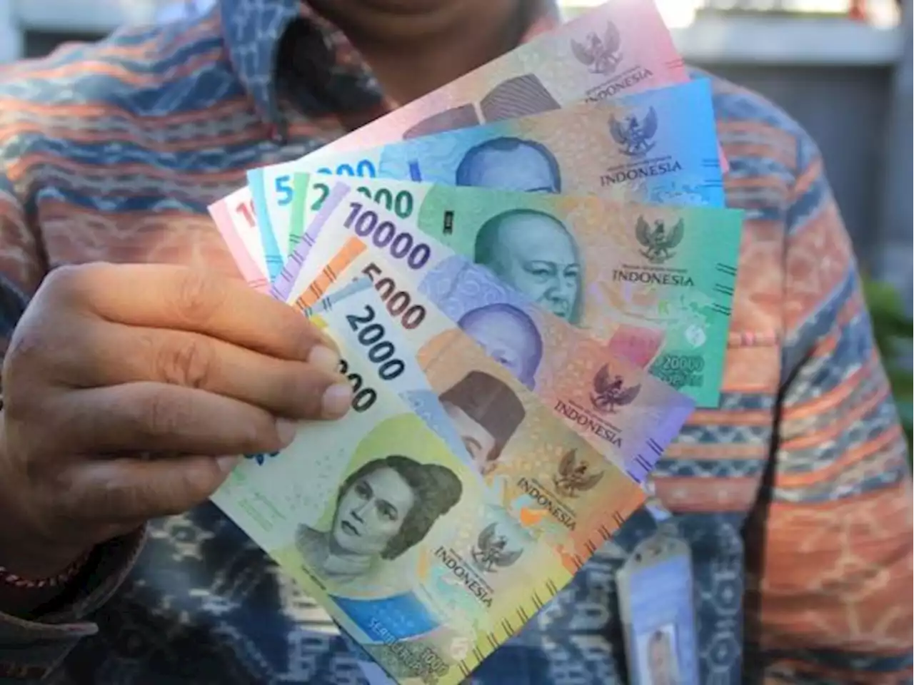 Rupiah Merosot Seiring Kemungkinan The Fed Naikkan Suku Bunga