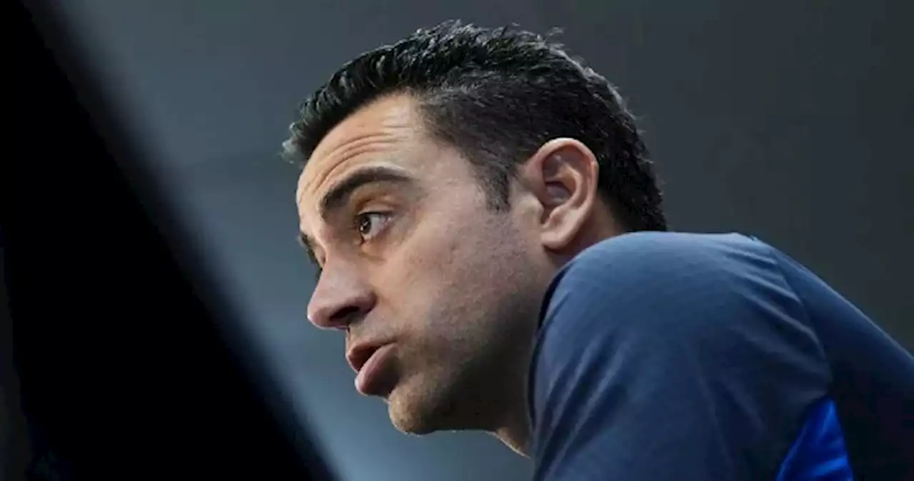 Xavi Hernández protesta por el penal no marcado al Barça