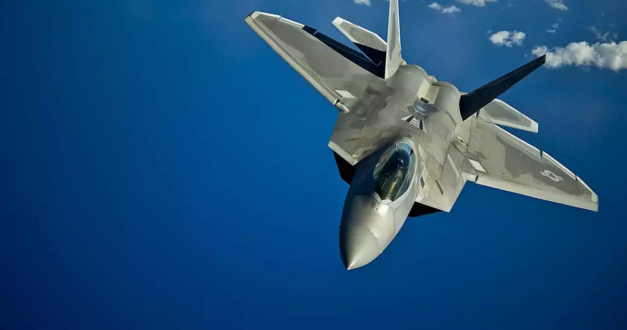 Did an F-22 Blow Up an Illinois Club’s Hobby Balloon?