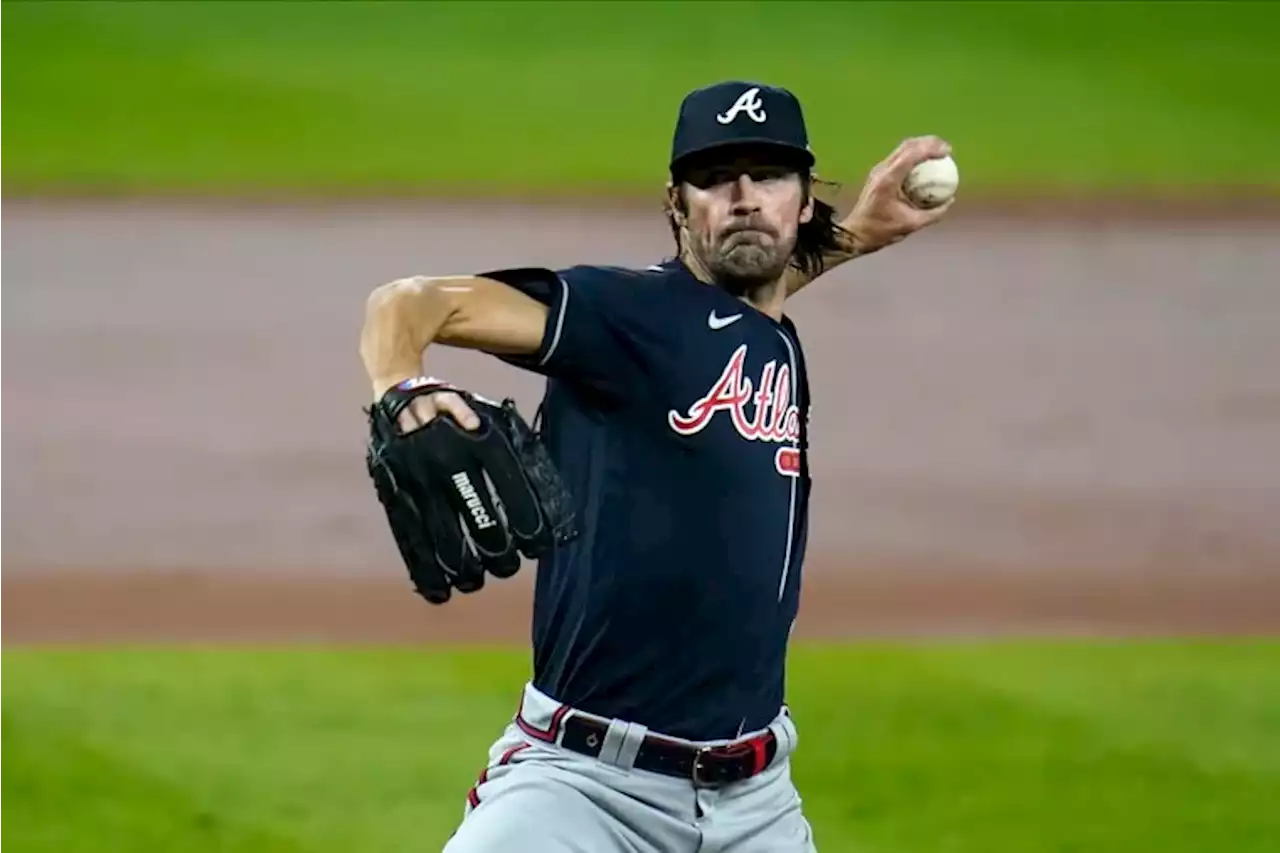 Report: Padres sign former Phillie Cole Hamels to minor-league deal