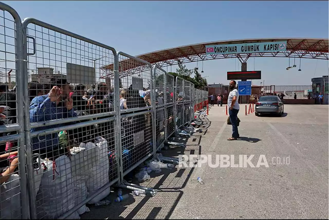 Ribuan Pengungsi Suriah Balik Kampung Tinggalkan Turki |Republika Online