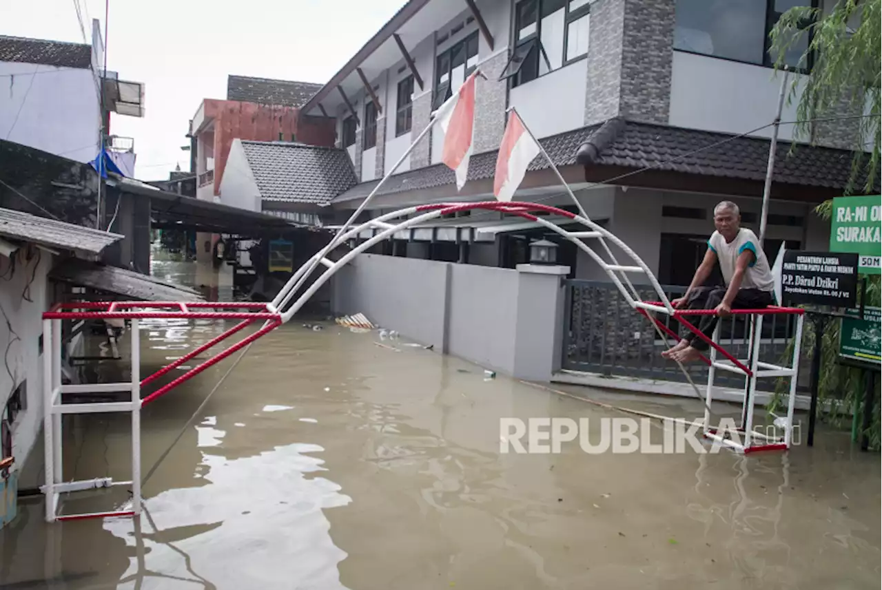 Sungai Bengawan Solo Meluap, 15 Kelurahan di Kota Solo Terendam Banjir |Republika Online