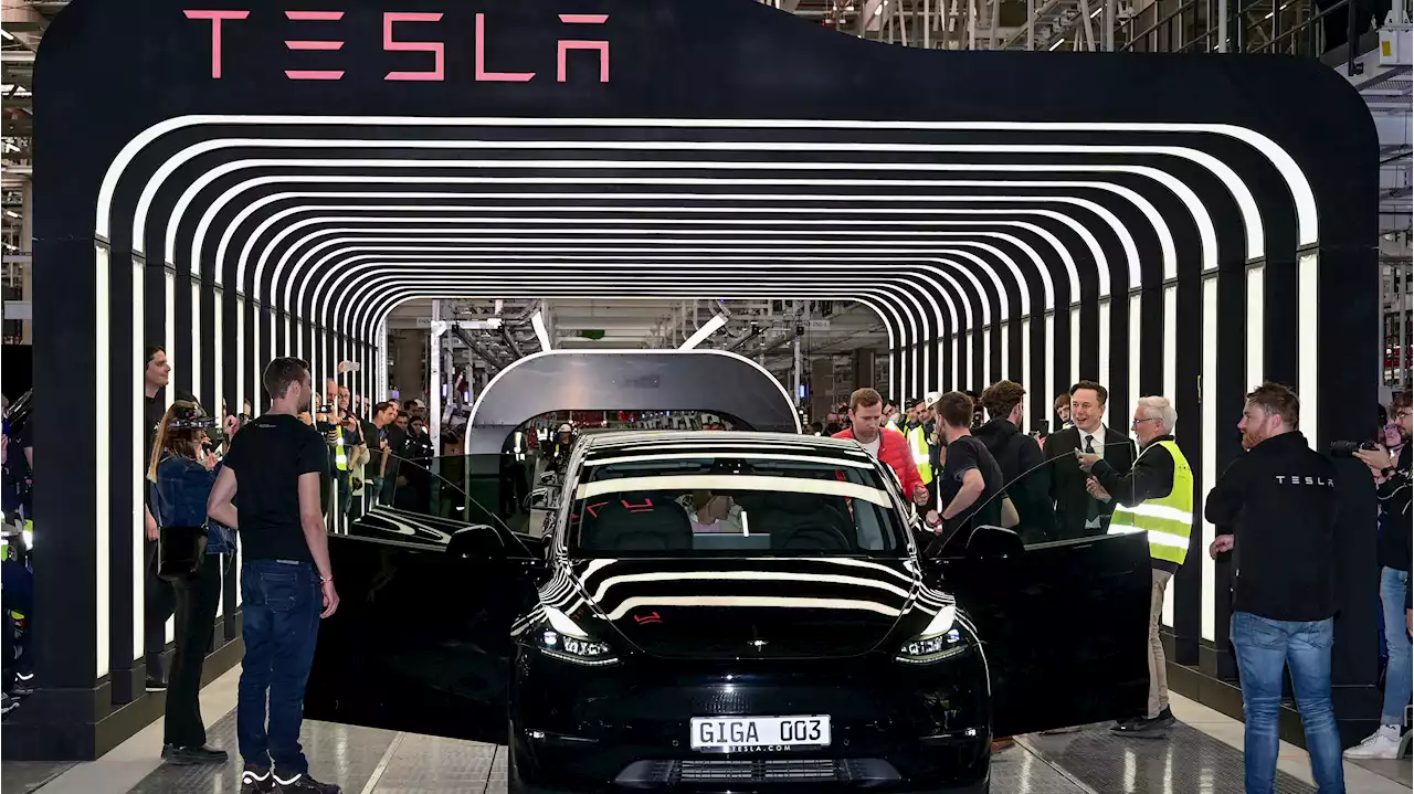 Tesla retira más de 350.000 vehículos en Estados Unidos