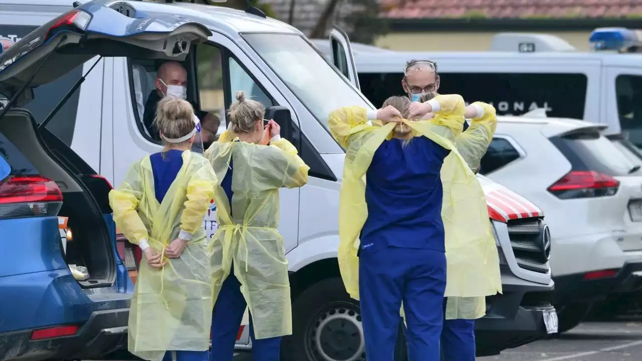 New South Wales paramedics to go on strike over low pay