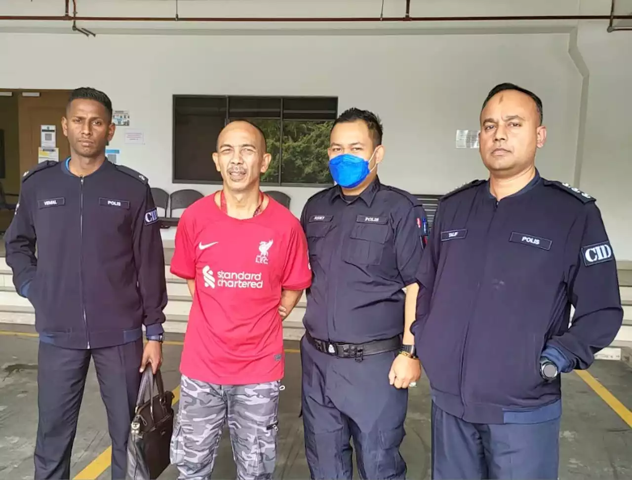 Keningau man claims trial to possession of imitation pistol