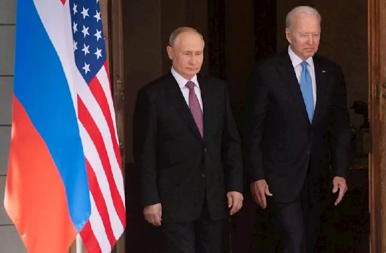 Presiden Belarusia Ingin Pertemukan Biden dan Putin