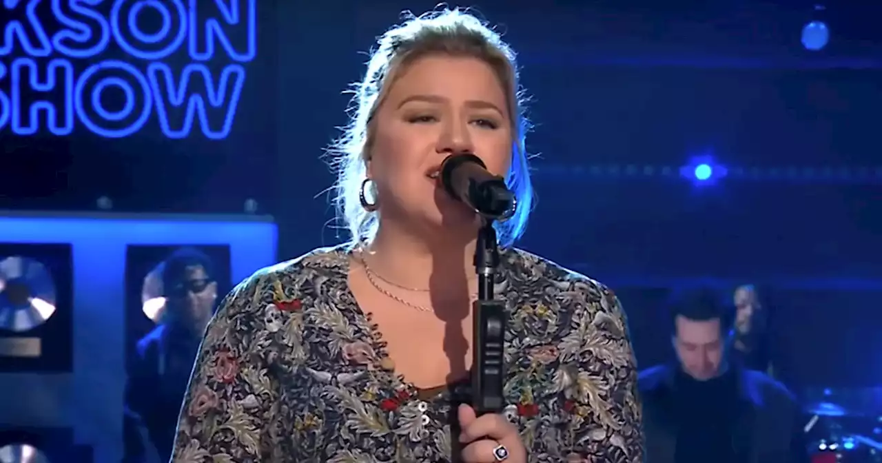 Kelly Clarkson’s latest ‘Kellyoke’ is ‘Strong Enough’ to make Cher proud