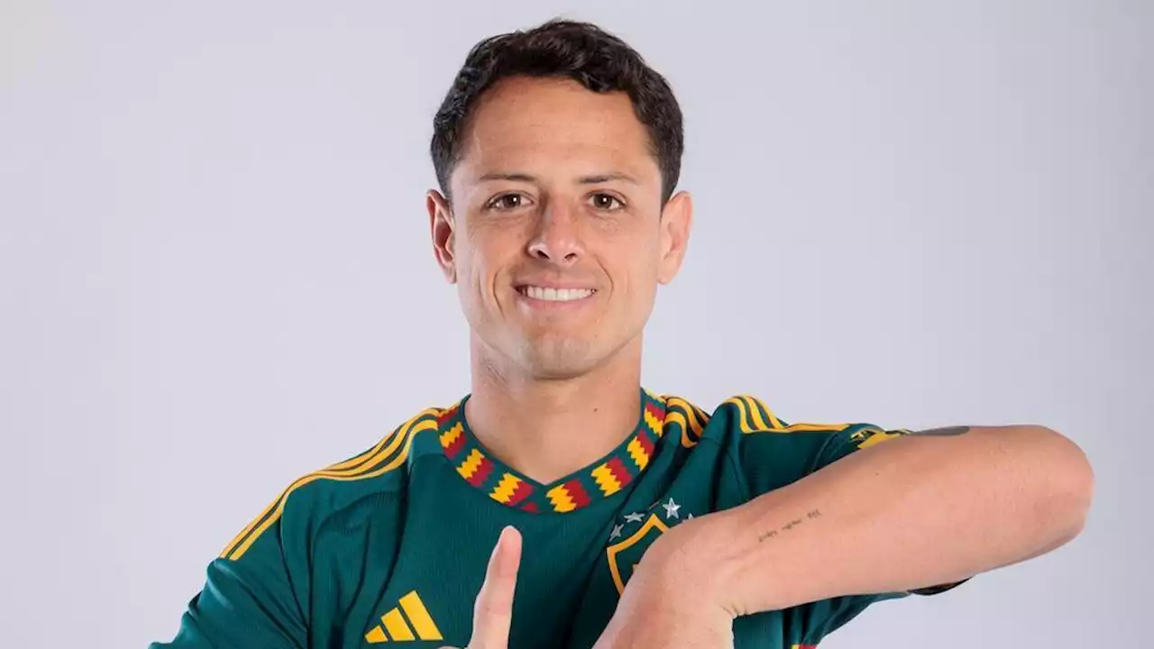 Verde, dorado y rojo: Chicharito saca los colores de LA Galaxy