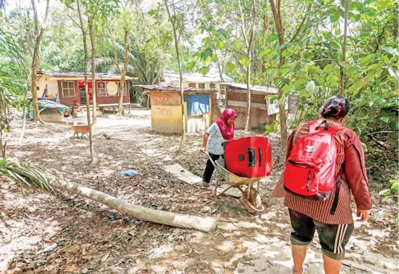 Penempatan haram PATI masih belum diroboh