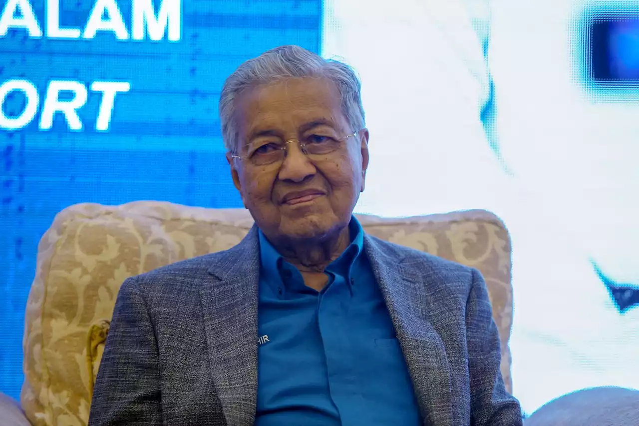 Tun M bingung kerajaan rahsiakan syarat selesai saman Apandi