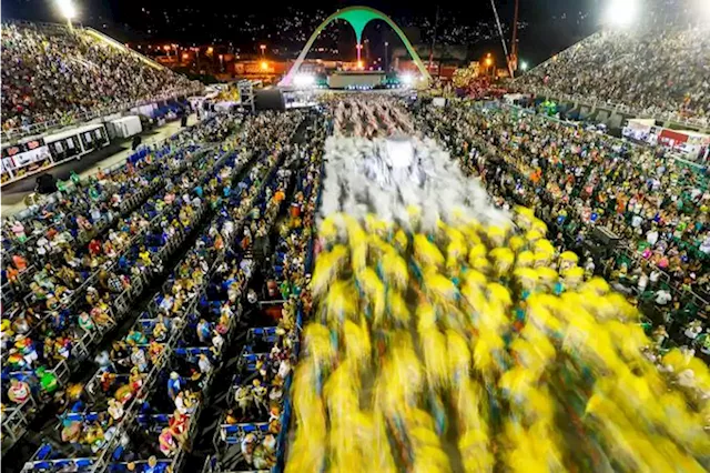 Combate ao racismo, feminicídio e ódio inspiram fantasias em blocos do Rio