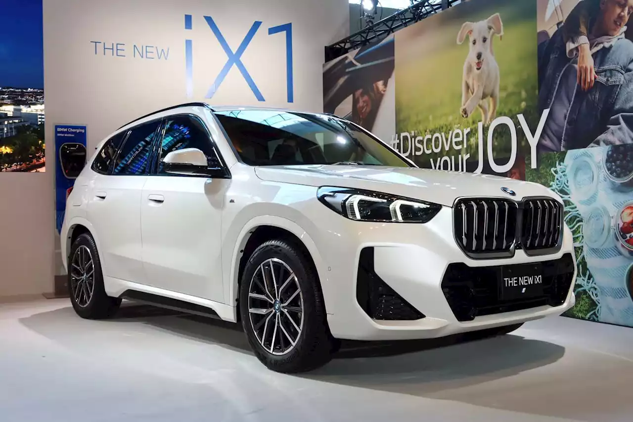 BMWの新たなフル電動SUV「iX1」発表会の会場から 内装・外装など44枚 【画像・写真】 - webCG