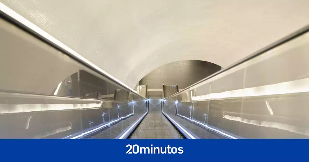 Esta es la función de los cepillos laterales de las escaleras mecánicas que quizás desconocías