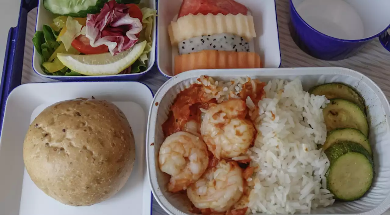 Wie wird Airline-Essen billiger? Weniger Shrimps, mehr Huhn! - aeroTELEGRAPH