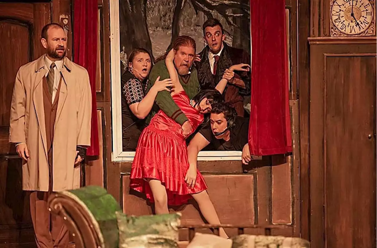 Review: The Play That Goes Wrong